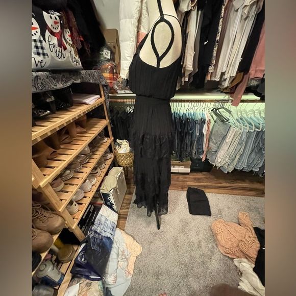 NWOT Lulus Pleated Tiered Lace Maxi Dress - Picture 3 of 9